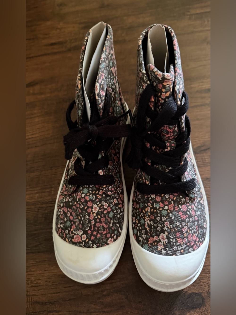 Women’s bohemian Floral High-Top Sneakers in Brown and Pink by So. NWOB